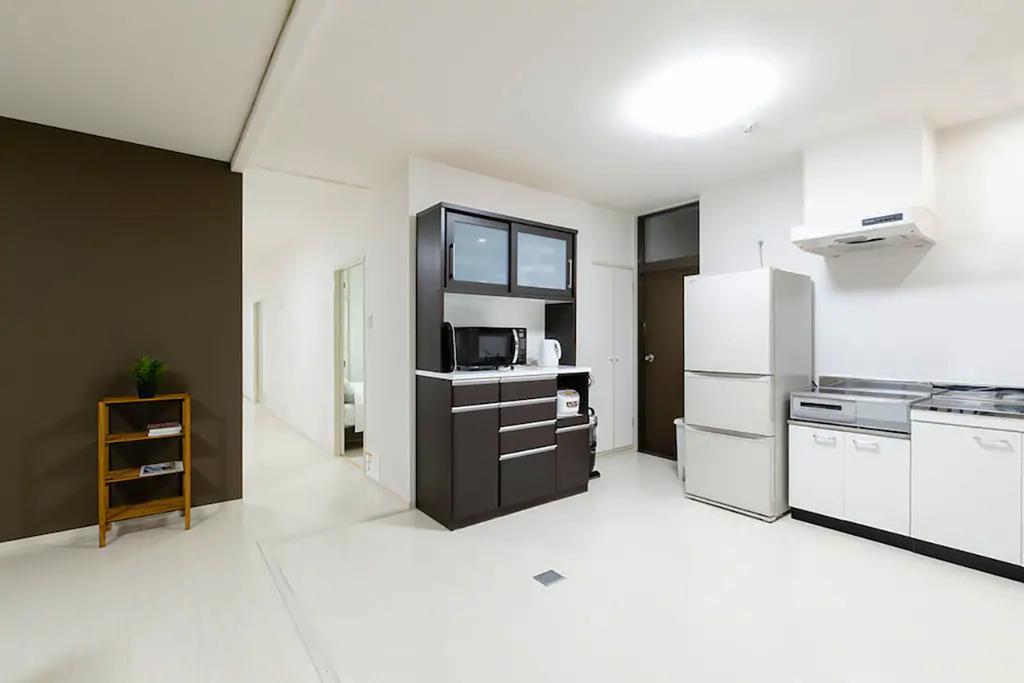 Entire Apartment Near ShinOsaka/Charles Miyahara