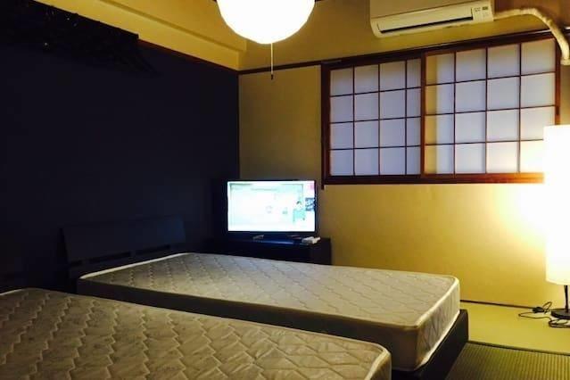 Nipponbashi Kuromon Market 30sec 2BR YU7B