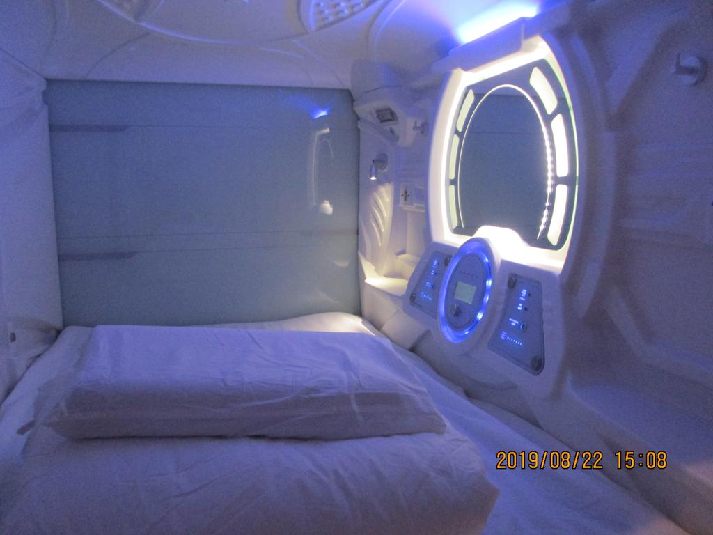 Capsule Hotel 2ndbox