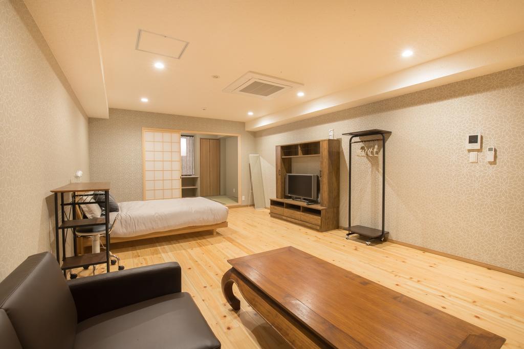 Shimanouchi Apartment